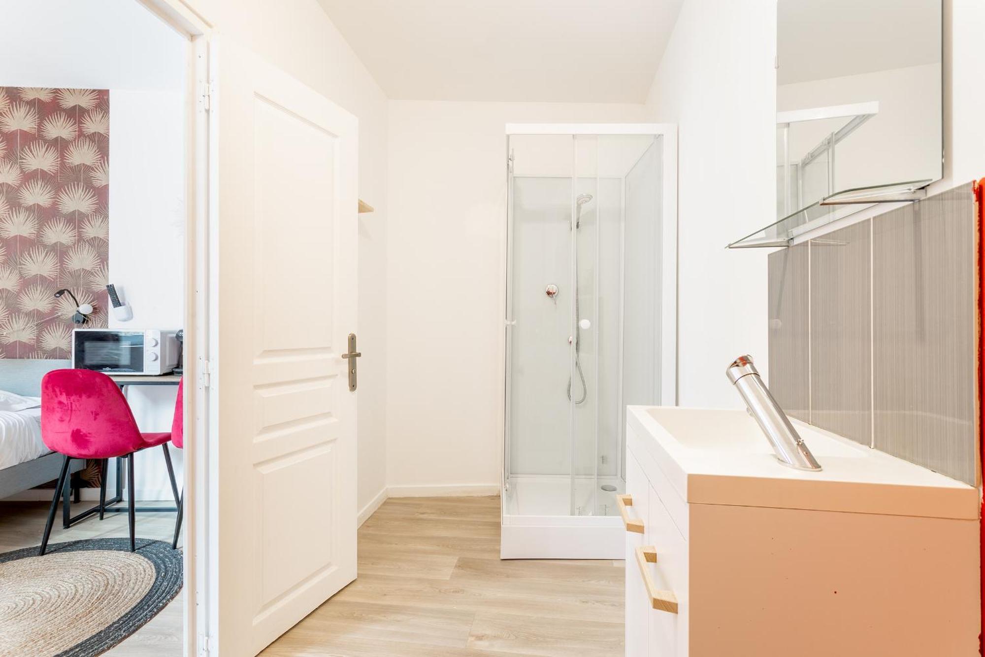 S&K Suite Grande Rue Roubaix - Chambre Spacieuse Et Sdb Privee - Netflix Et Cuisine Dış mekan fotoğraf